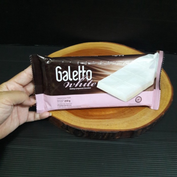 

Berkualitas GALETTO WHITE COMPOUND CHOCOLATE / COKELAT WHITE 250 GRAM