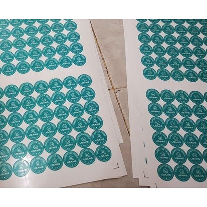 

CETAK STIKER LABEL KEMASAN MAKANAN PRODUK STIKER CUTTING CHROMO A3