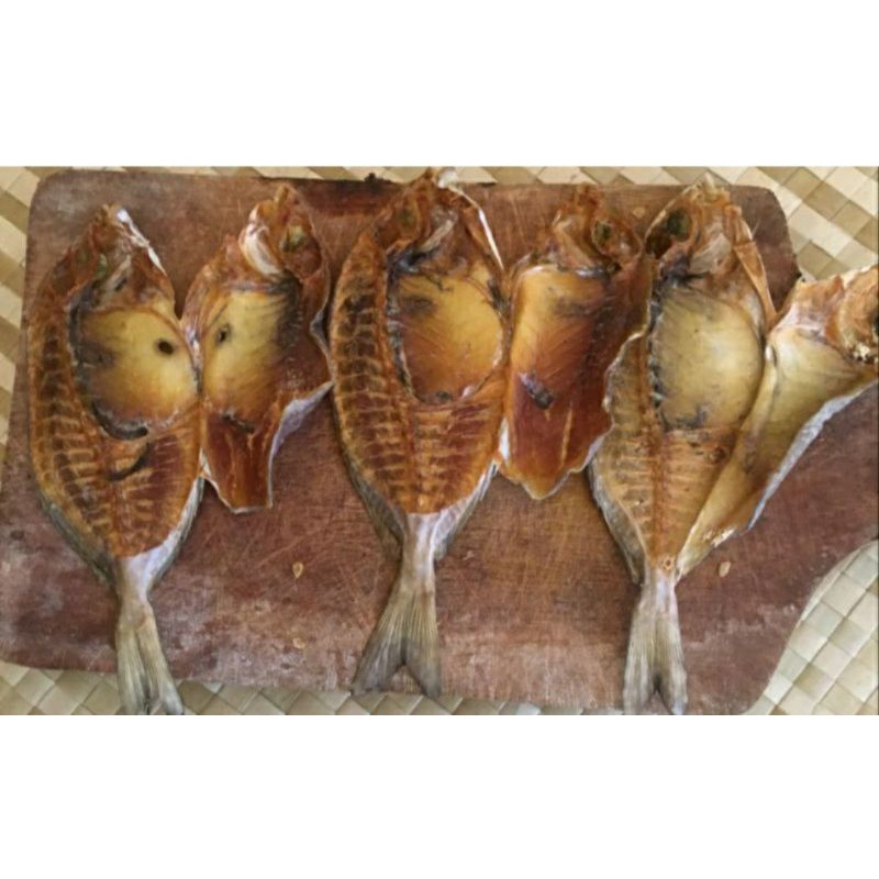 

Ikan kering baronang bumbu