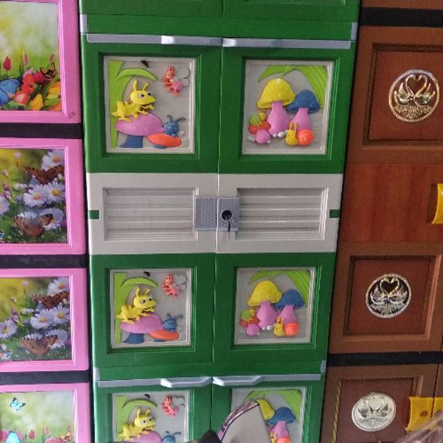 Rak plastik gantungan