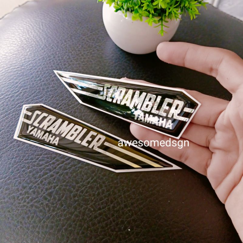 emblem sticker timbul SCRAMBLER YAMAHA isi 2 pcs