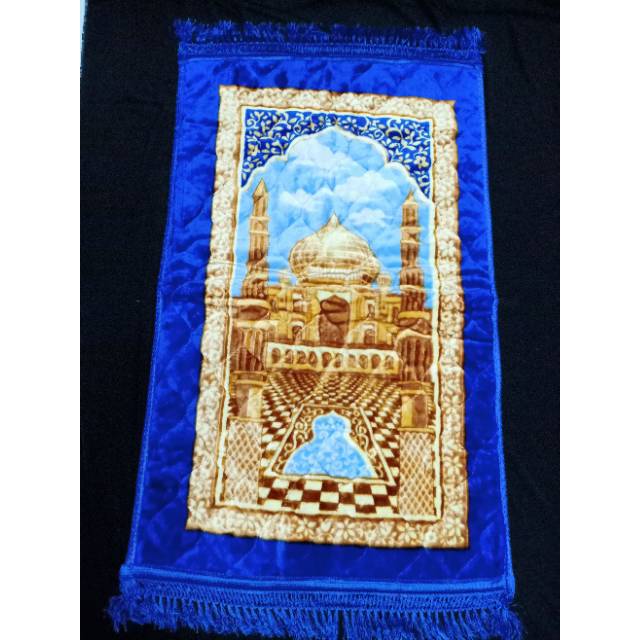 RAJA READY STOCK SAJADAH BUSA TEBAL DAN HALUS SAJADAH SHOLAT GIFT LEBARAN IDUL FITRI