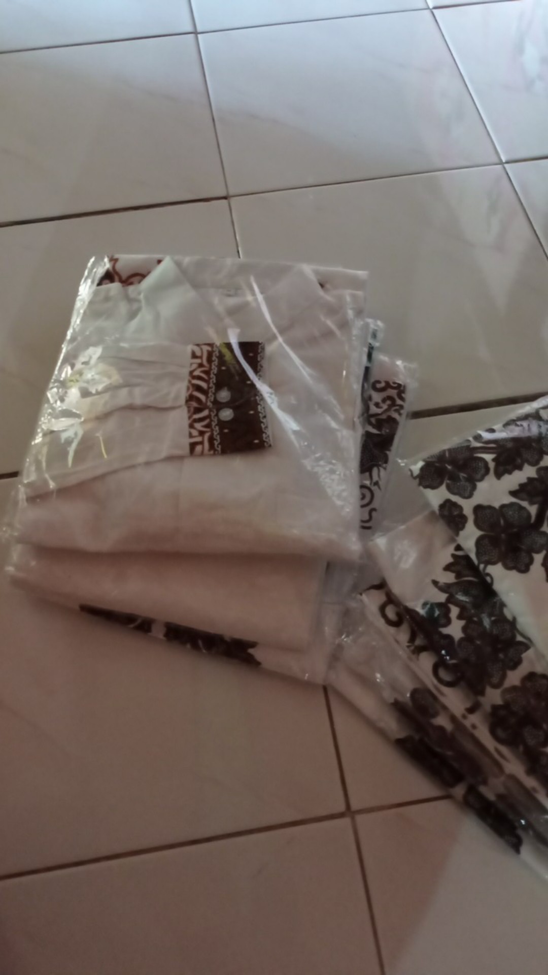 Set Sarung Baju Koko Batik Solo Trendy Tumpal Putih