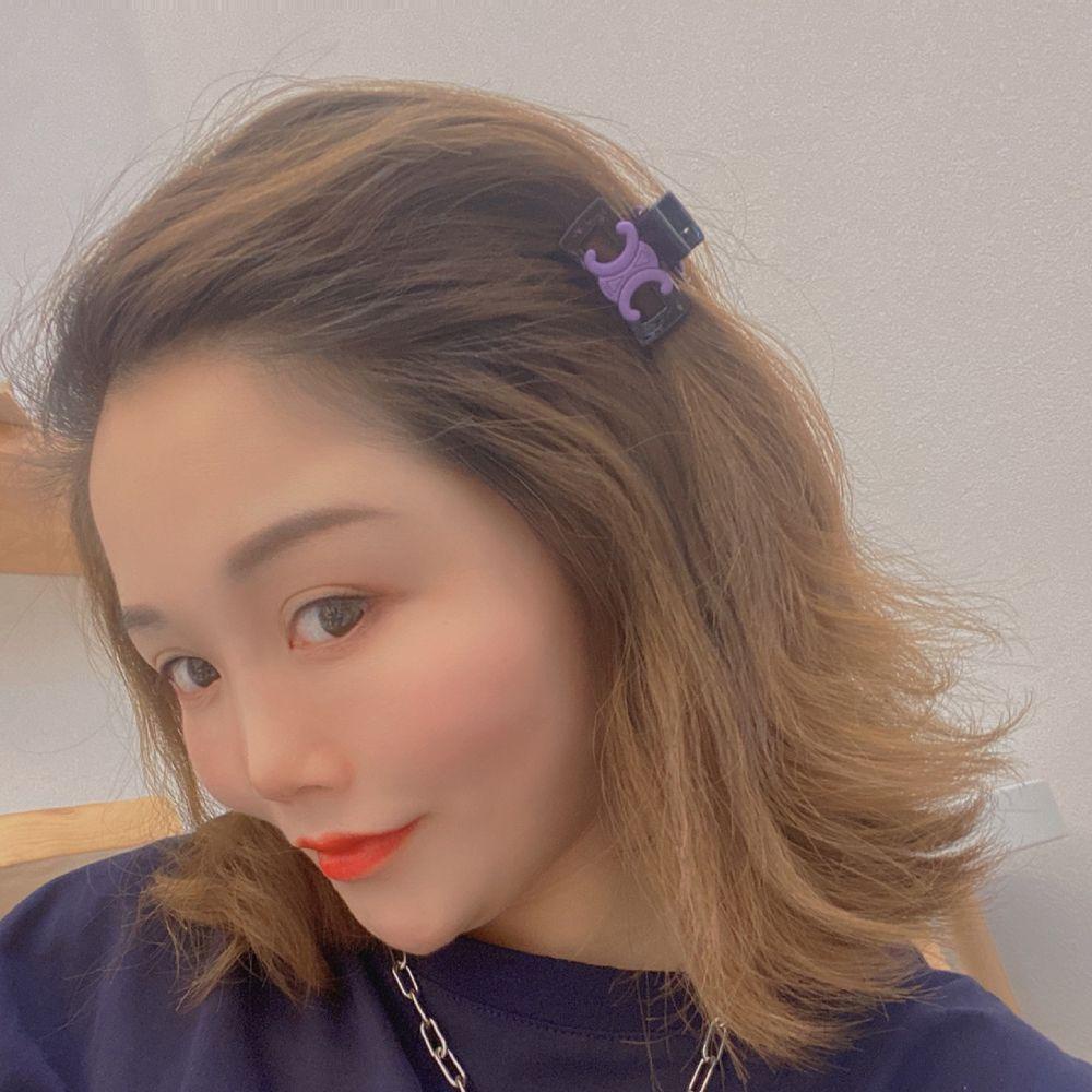 [Elegan] Jepit Rambut Perempuan Retro Sederhana Warna Permen Mode Manis Huruf C Hiasan Kepala