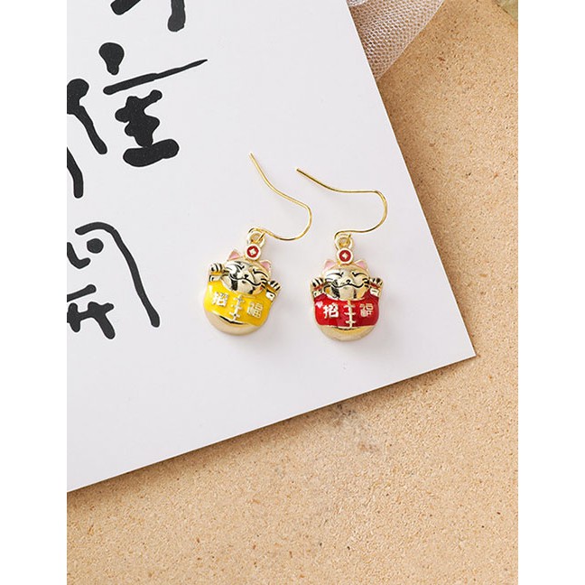 LRC Anting Gantung Fashion Golden Contrasting Lucky Cat Earrings D66129