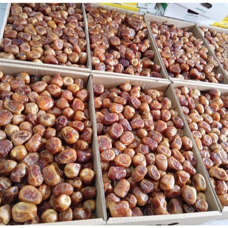 

KURMA SUKARI GRADE A 1 DUS ISI 3KG/FRESH/DAGING LEMBUT/KURMA MENYEHATKAN