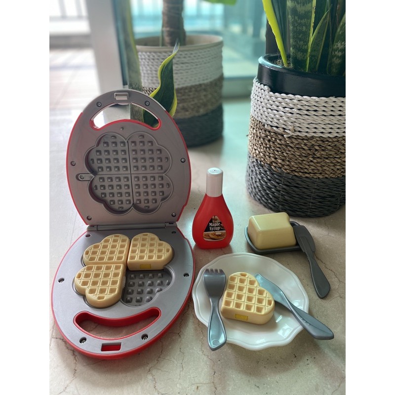 In home waffle toy set & kongsuni ambulance