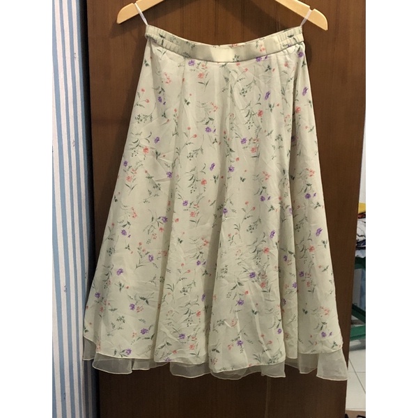 THRIFT/PRELOVED ROK KOREAN SKIRT VINTAGE DAISY