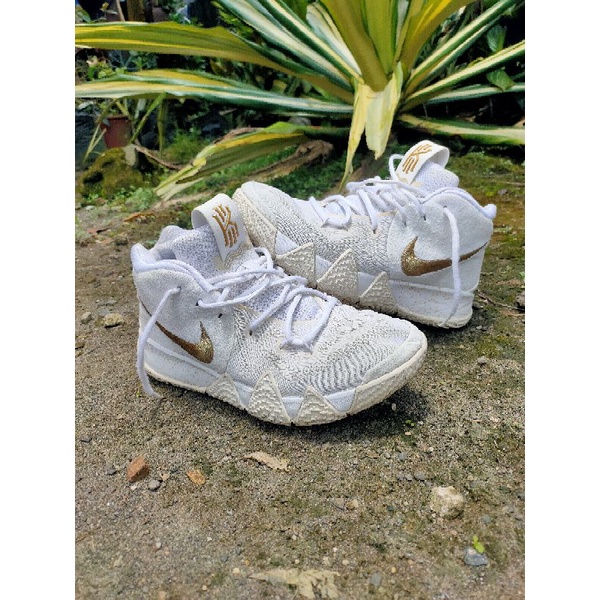 Sepatu Nike Kyrie 4 White Gold Second