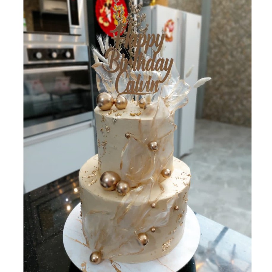 

Stunning Golden Cake