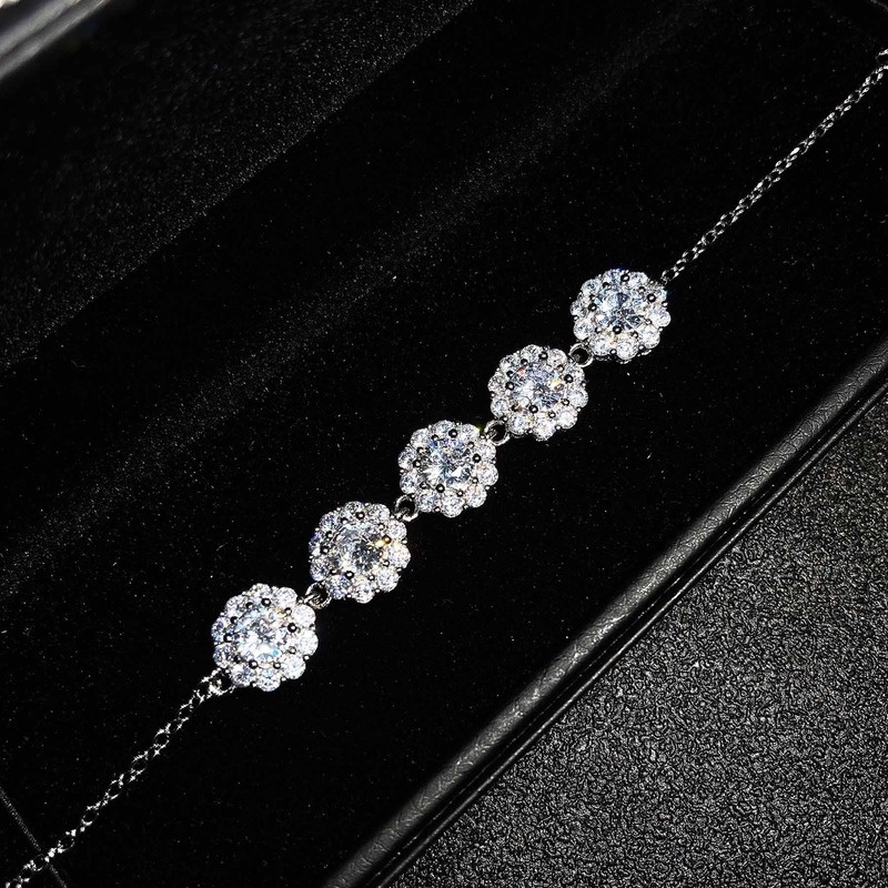 Luxury Fashion Snowflake Shape Moissanite Bracelet