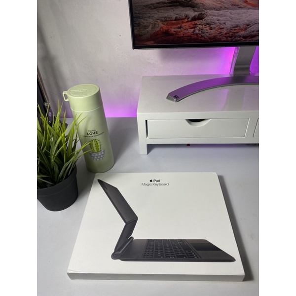Magic Keyboard untuk ipad pro atau air fullset ori siap pakai bekas