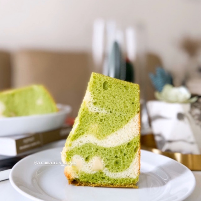 SLICE PANDAN CHEESE CHIFFON CAKE BY ARUMANIS_INDO
