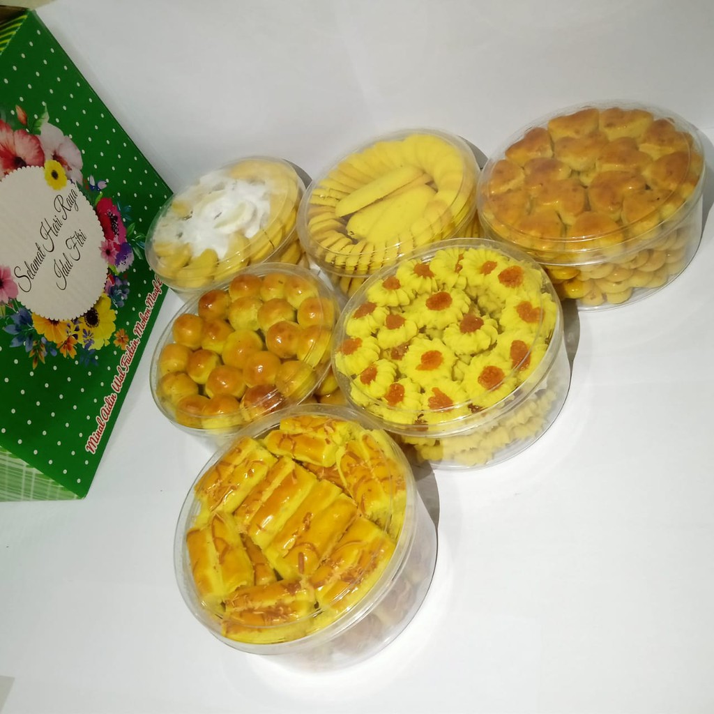 

Paket Lengkap Kue Kering Lebaran, -Nastar Bulat,Kastangel,Putri Salju dll isi 6 toples ( 500grm)