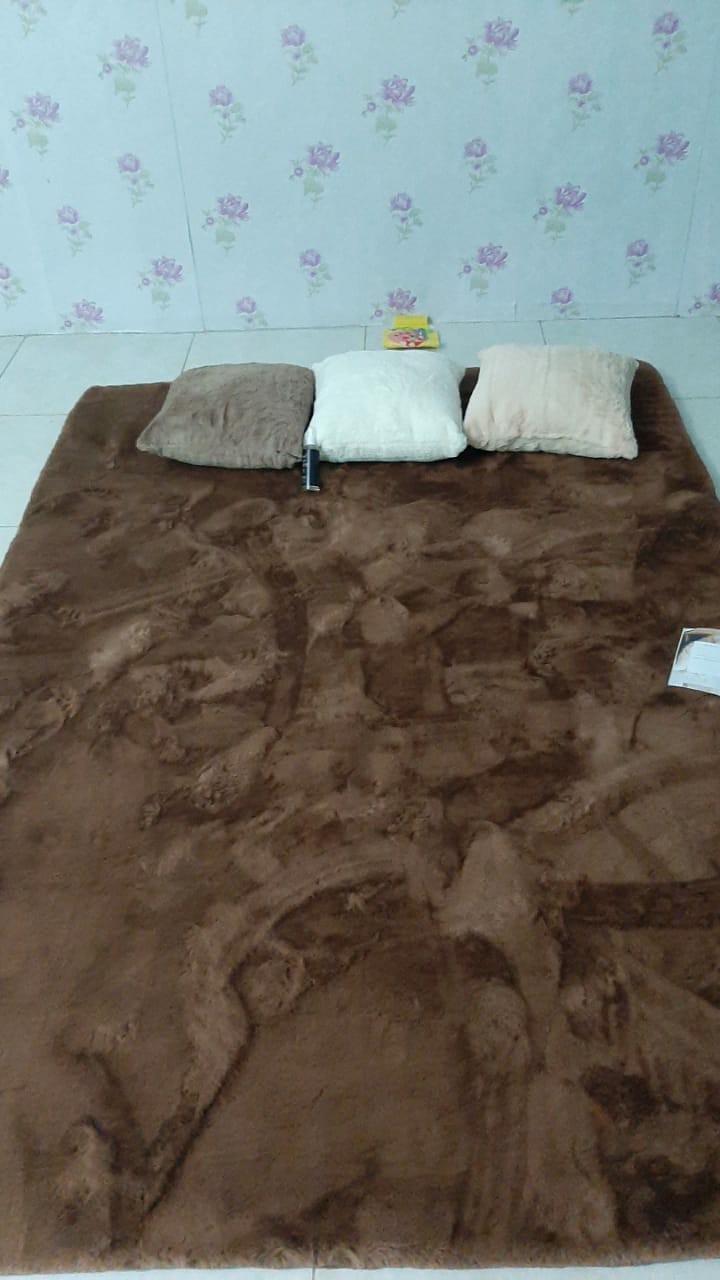 Super Soft Fur Rug / Size 150 X 200cm