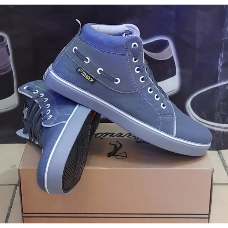 Sepatu Sneakers Pria Sepatu Sneakers boot Pria Terlaris