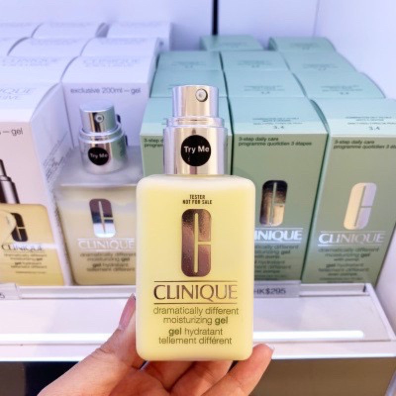 CLINIQUE DRAMATICALLY DIFFERENT MOISTURIZINGFULL SIZE ( NO BOX)