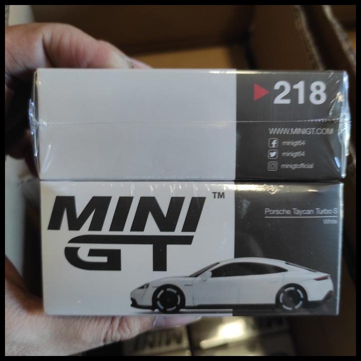 Mini Gt 218 Porsche Taycan Turbo S White
