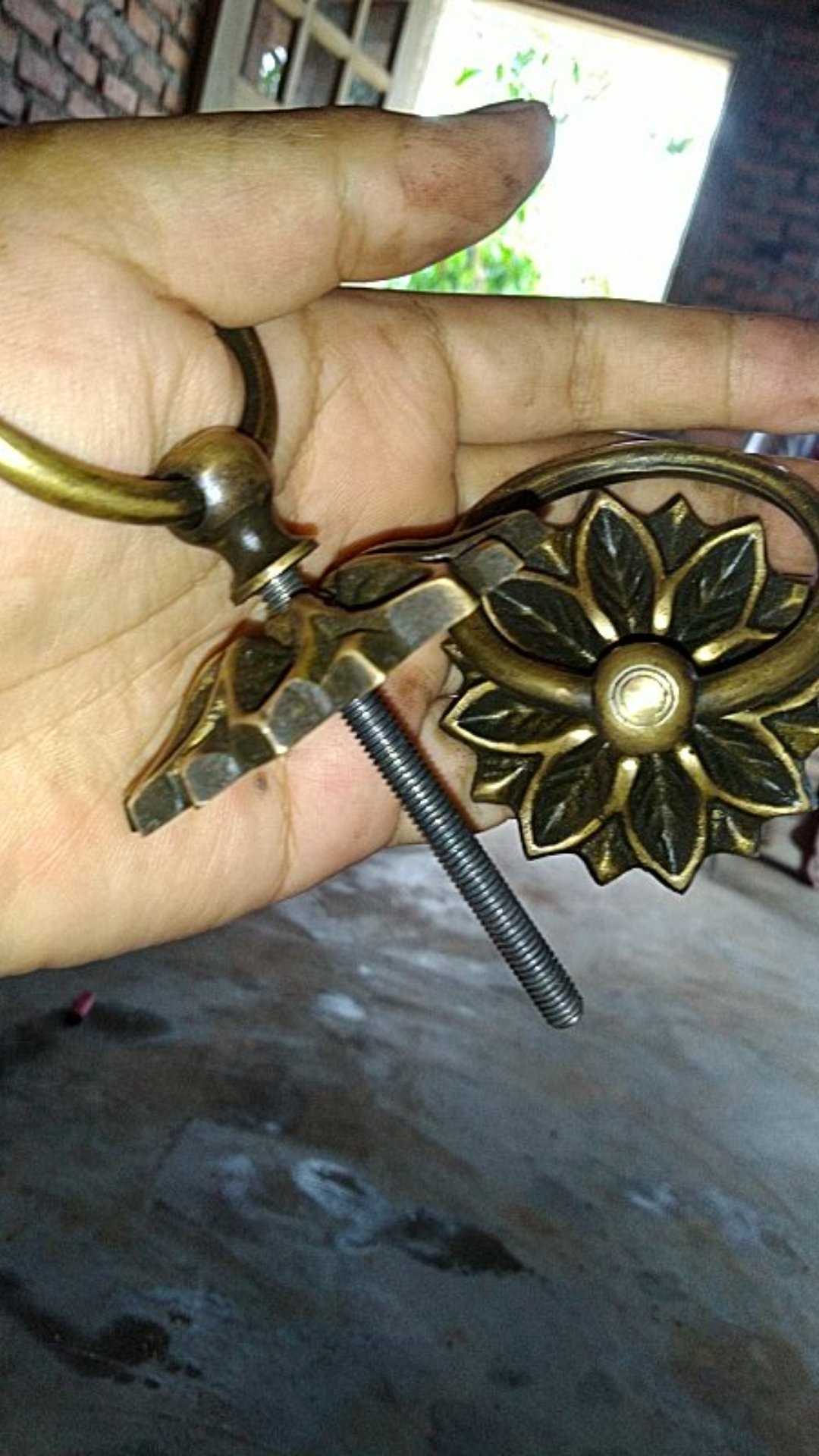 Tarikan Kuningan Antik Diameter 6cm.