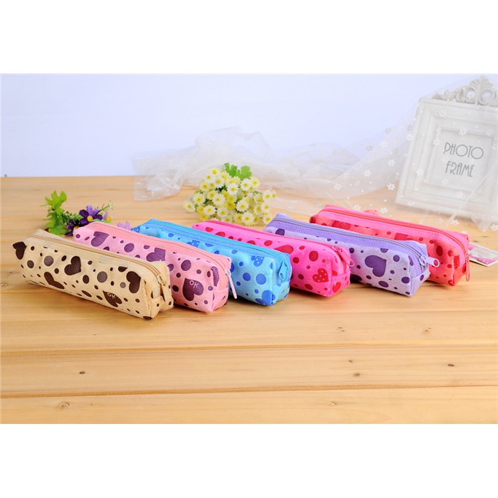 

Tempat Pensil / Pencil Box Love Warna Warni