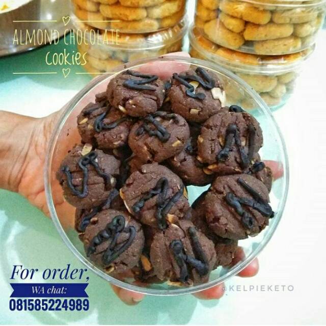 

Coklat cookies almond (keto)