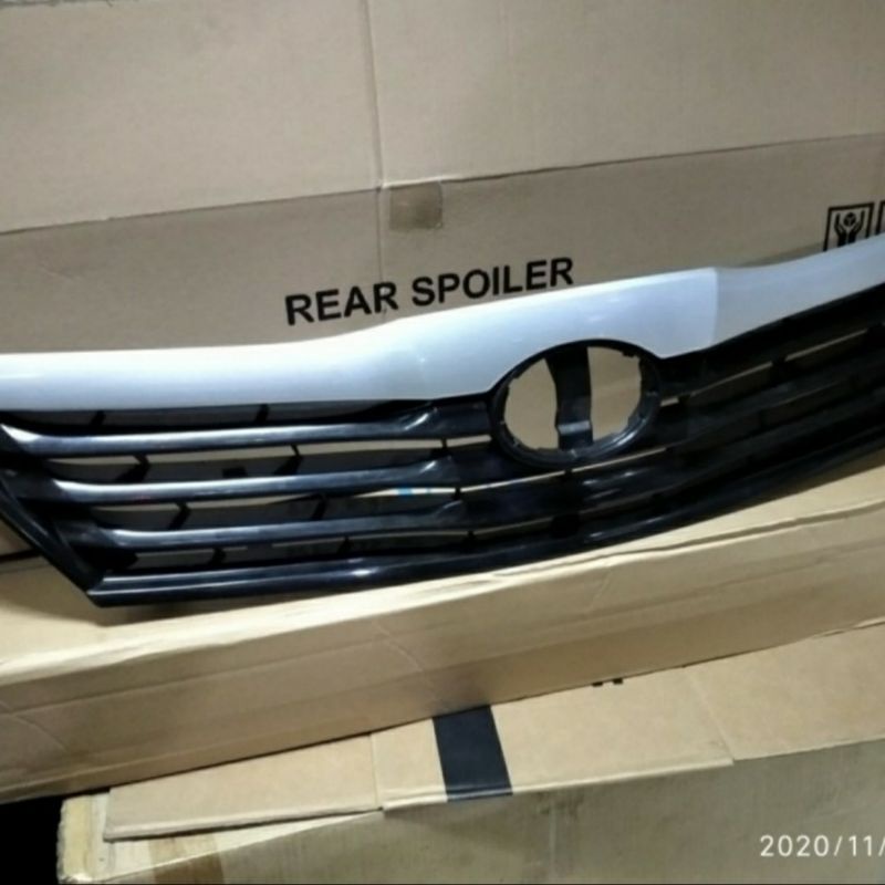 grill innova 2011-2013 original