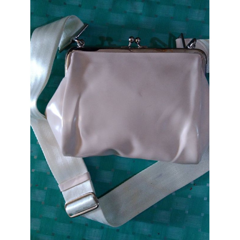 Behel Putih Sling bag tas pesta selempang seken preloved