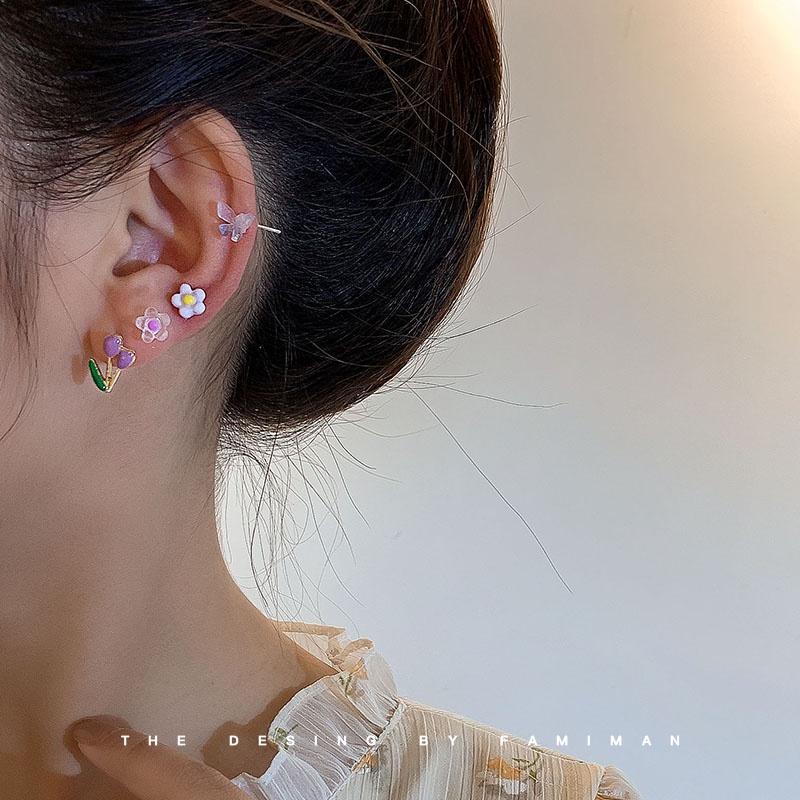 Set Anting Stud Desain Bunga Butterfly Warna-Warni Aksen Mutiara Bahan Keramik Gaya Korea Untuk Wanita