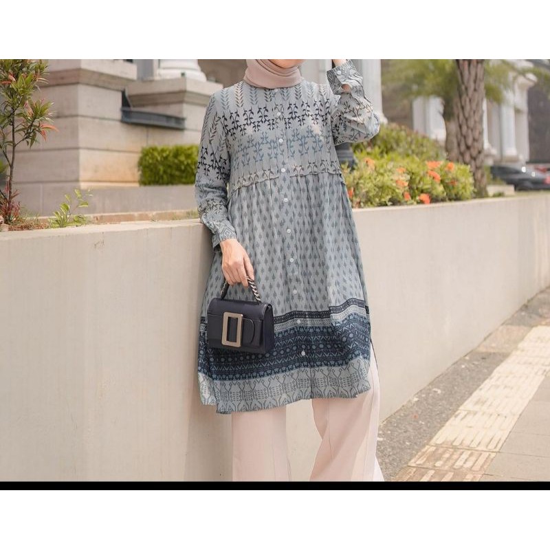 HAFSA TUNIK IN BLUE BY HEAVEN LIGHTS