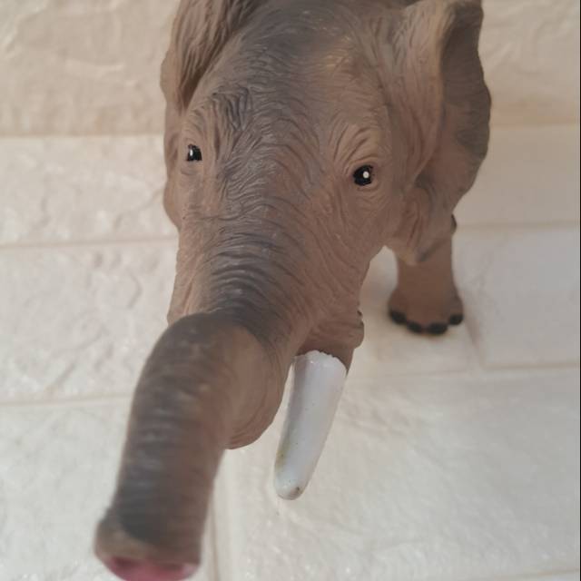 Mainan karet binatang