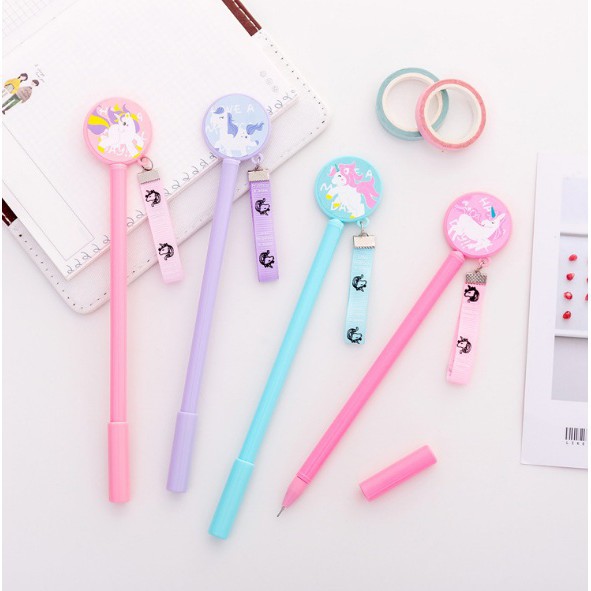 

Pulpen Mini Strap Gel Hitam - Unicorn Gantungan Mini Strap Lucu Tinta Gel Black 0,5 MM