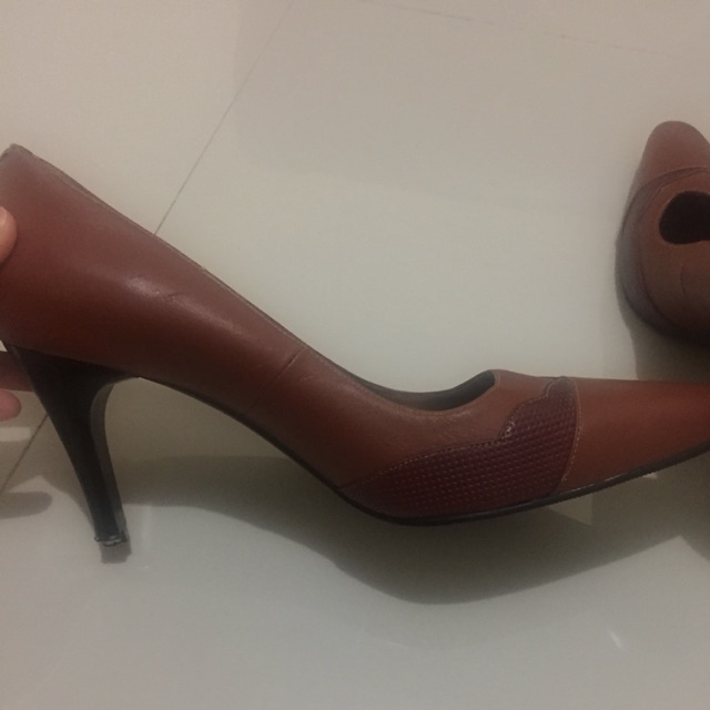 Sepatu kerja preloved