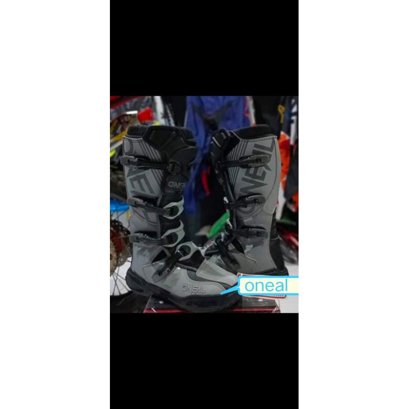 sepatu oneal element