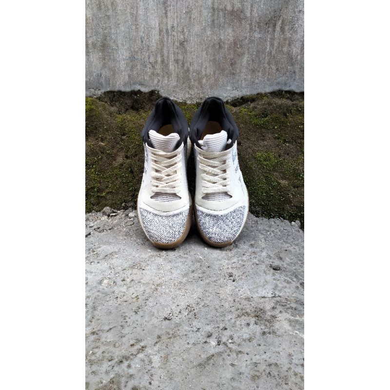 sepatu bakset adidas marquee boost low preloved like new basketball shoes