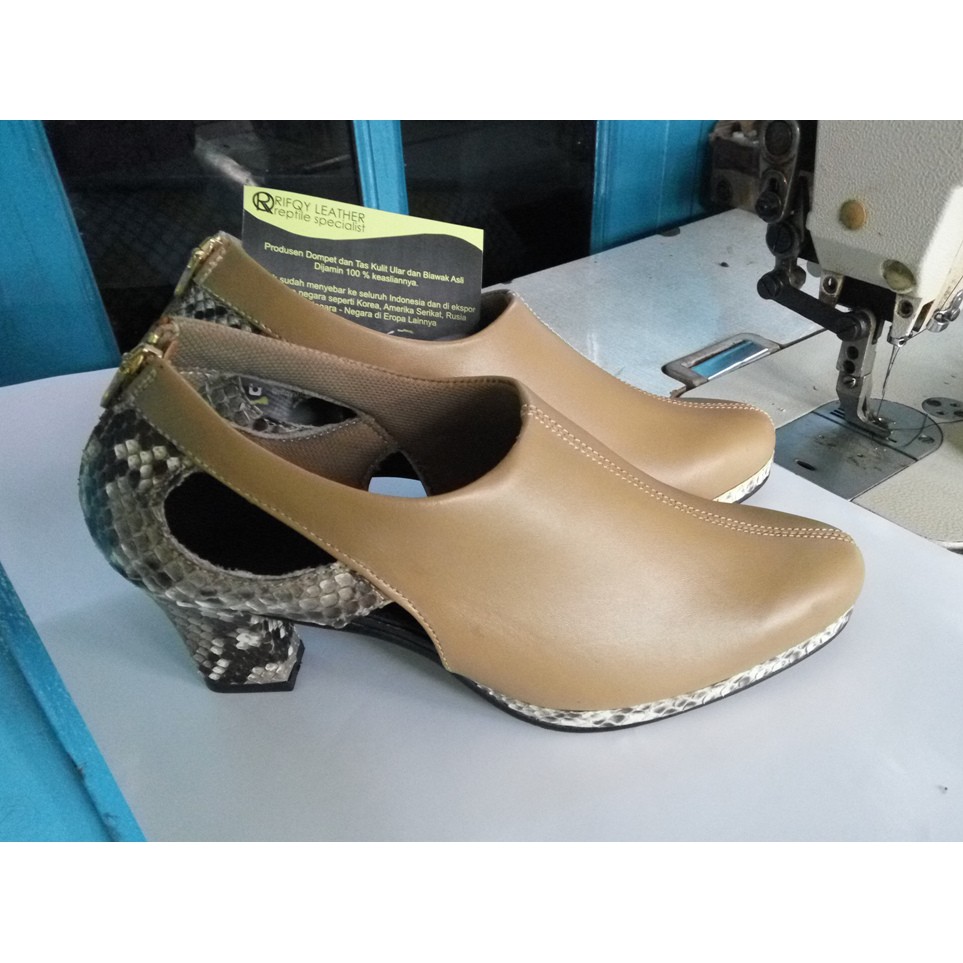 Sepatu Heels Wanita Kulit Ular Python Asli Kombinasi Kulit Sapi Asli