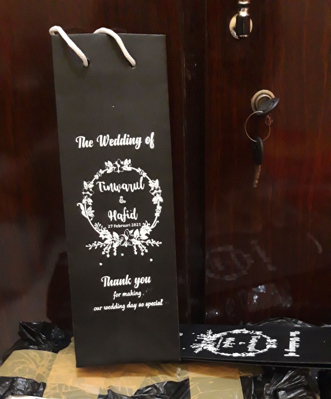 Paperbag Eksklusif Hitam 8x8x27 Khusus Botol, Tumbler, My Bootle Dll