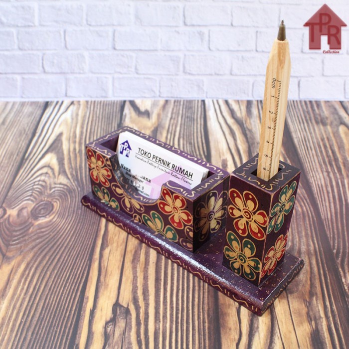 

Spesial Kayu Batik - Tempat Pensil Dan Kartu Nama Hemat