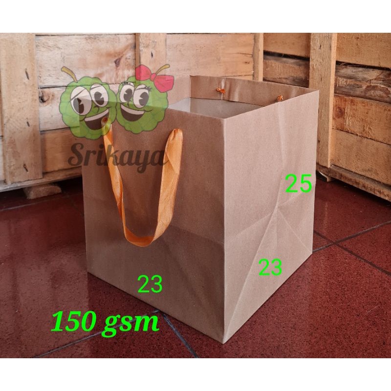

PAPER BAG / PAPERBAG POLOS KRAFT TALI PITA EMAS 23 X 23 X 25 (1 LUSIN)