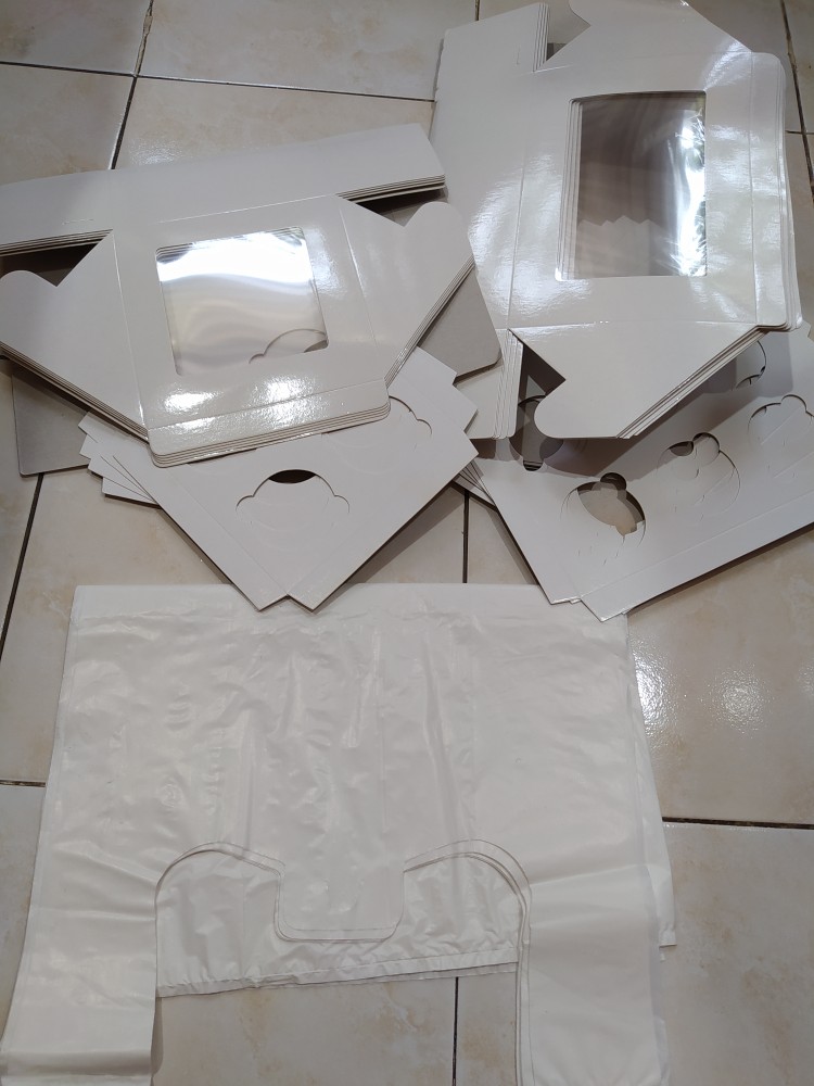 Tersedia Kantong Plastik Untuk Dus Cupcake Isi 6 Atau Bolong 6