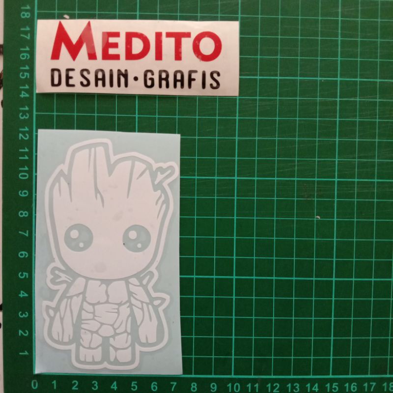 Sticker Cutting Groot