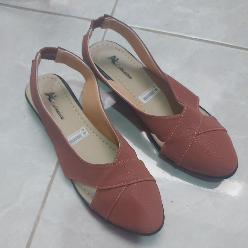 SEPATU WANUTA SELOP AL LUBANG TALI