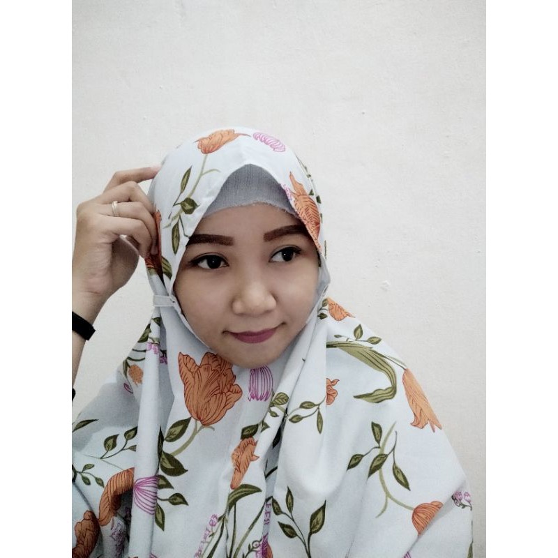 Bergo Maryam Hijab Motif Plus Masker