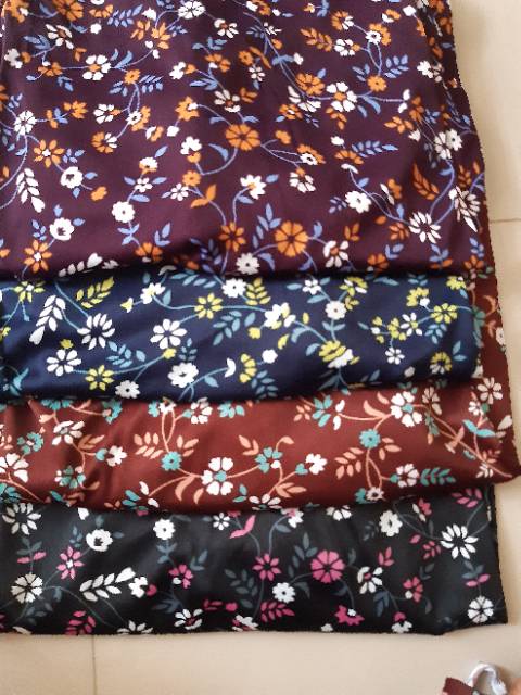 Celana motif perempuan pendek