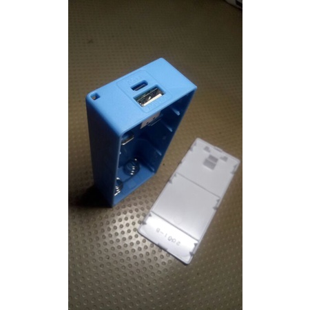 Kit Power Bank output 1A 5 V + Casing Plastik 2 baterai Type 18650