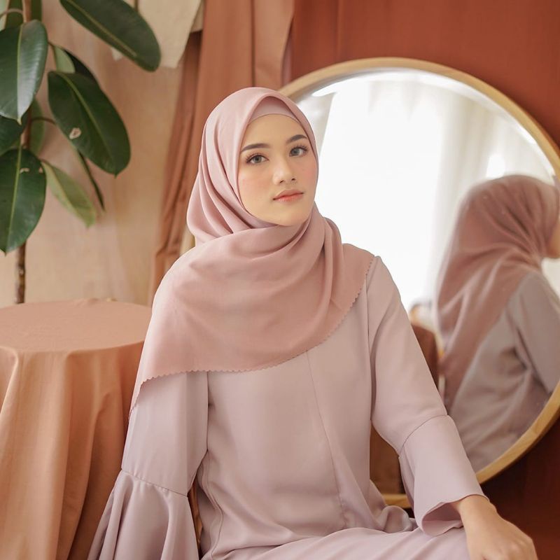 Hijab Segi Empat Laser Cut Bella Squere premium/Kerudung Segi Empat polos lasercut-4
