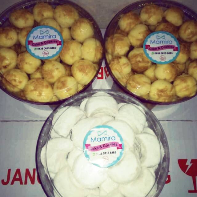 

Kue Putri salju