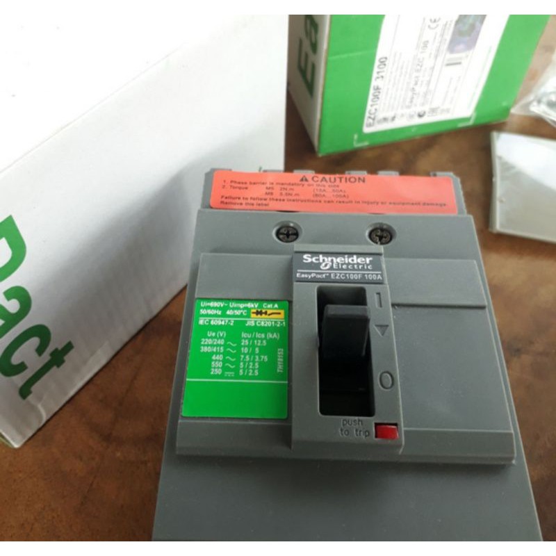MCCB SCHNEIDER EZC 100F 100A