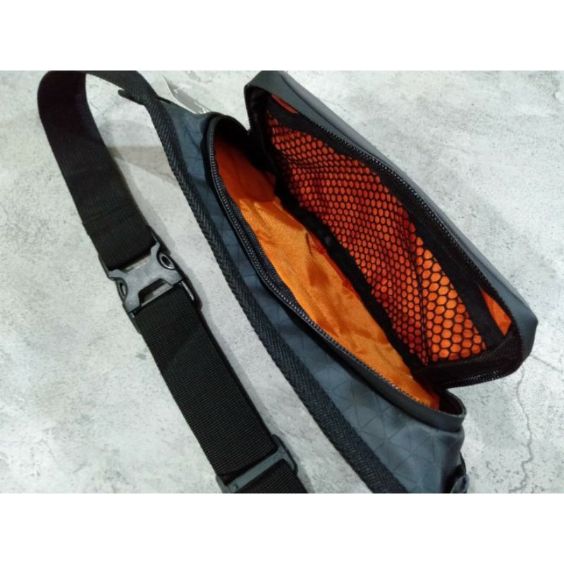 tas pria waistbag. tas selempang waterproof, tas waistbag tahan air . Heavy