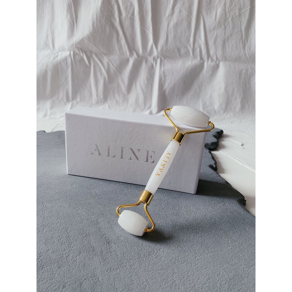 Rose Quartz Face Roller by ALINEA