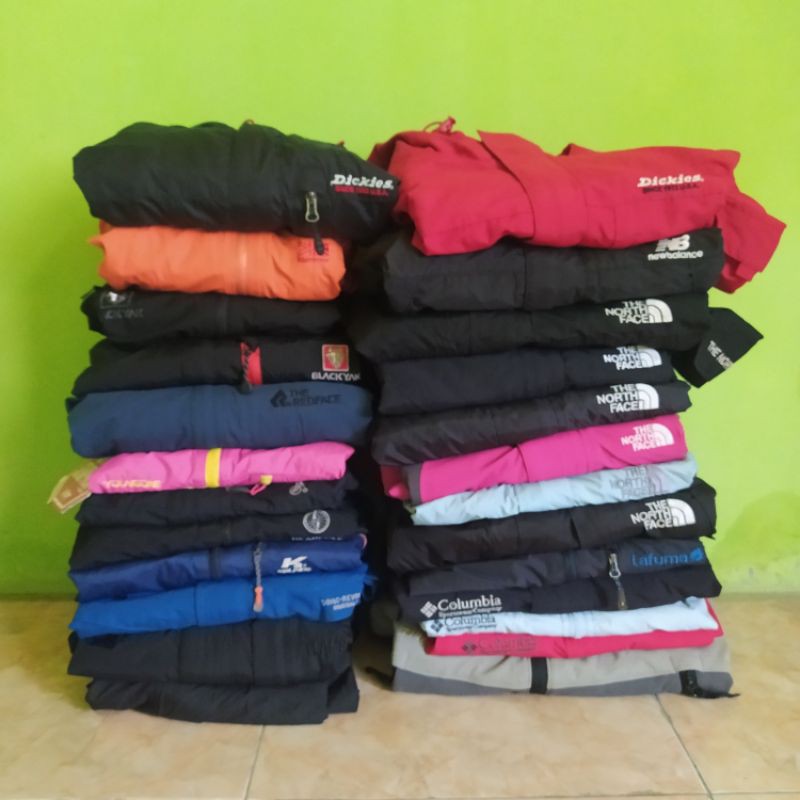 Borongan Jaket Outdoor Gunung